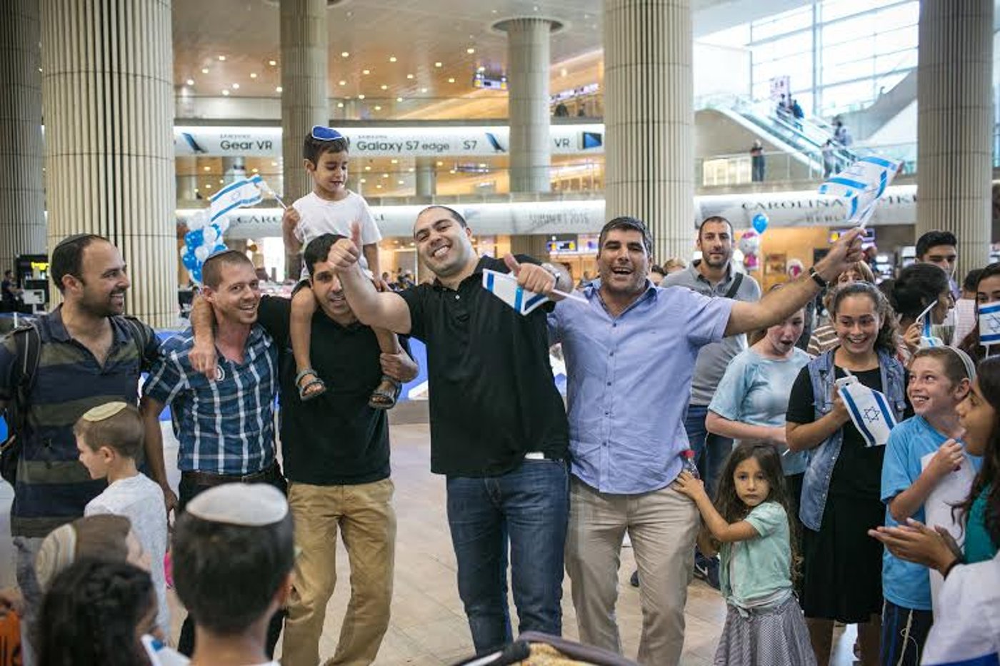 "נאלצנו להוריד את הכיפות, הפכו אותנו למטרה"