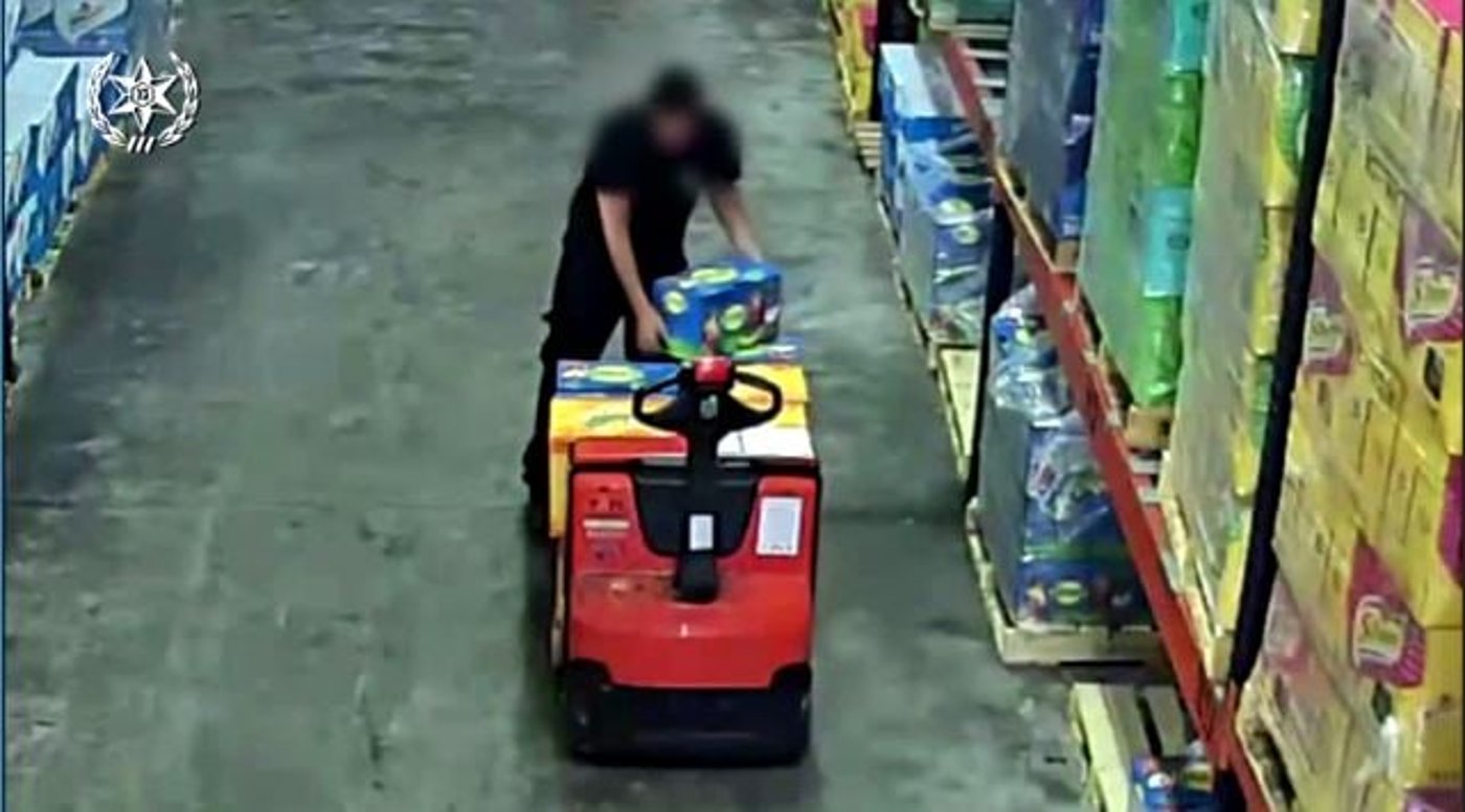 נחשפה: רשת להברחת פלאפונים לאסירים בטחוניים