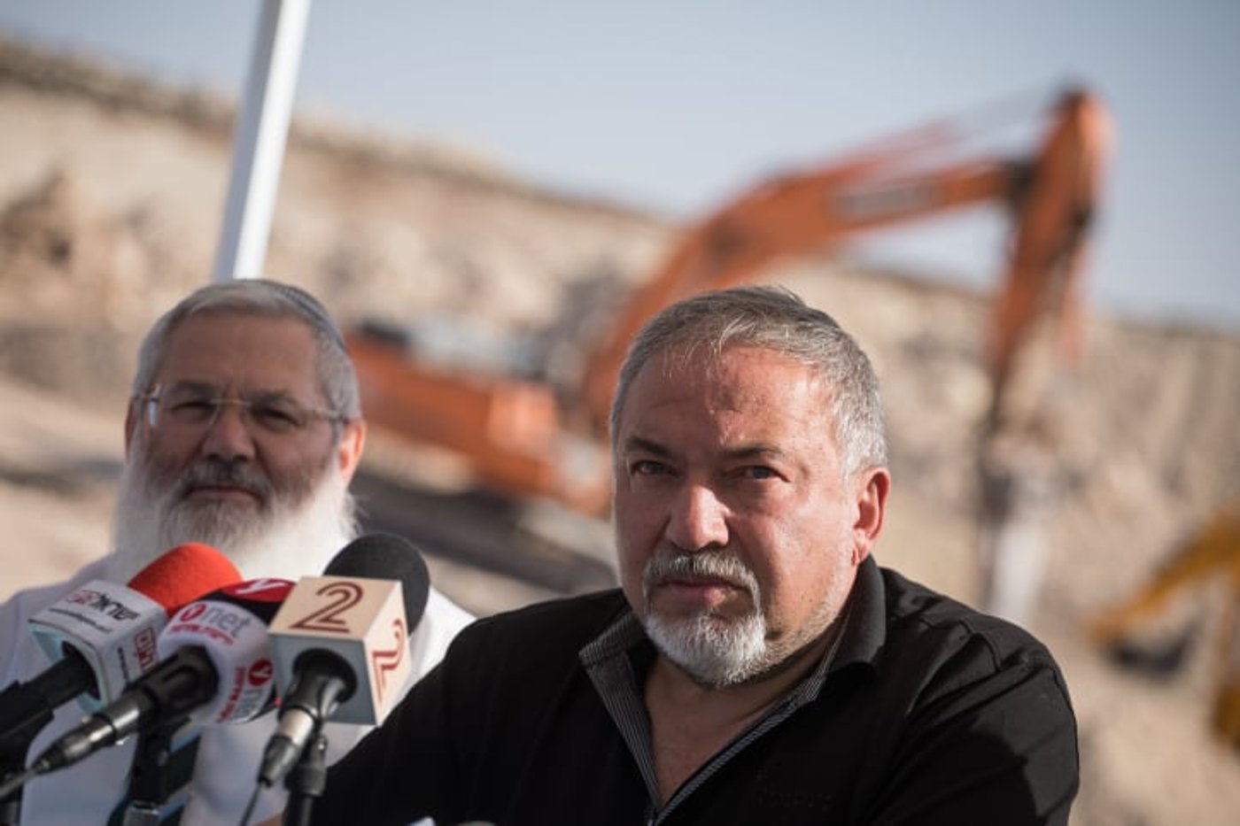 "להרוס גם בתי מחבלים שגרמו לפציעות"