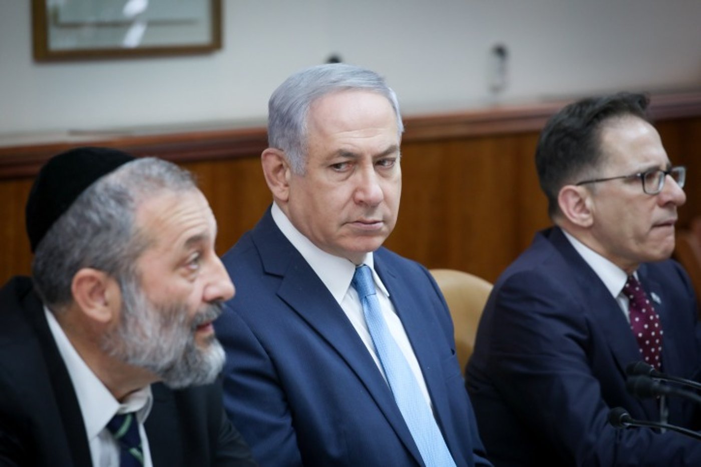 עימות בממשלה; השרים נגד הדחת השכל: "לא מידתי"