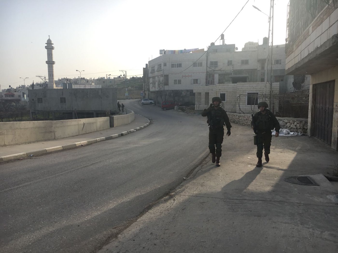 צה"ל פשט על כפר המחבל מכרמי צור; עשרות התפרעו
