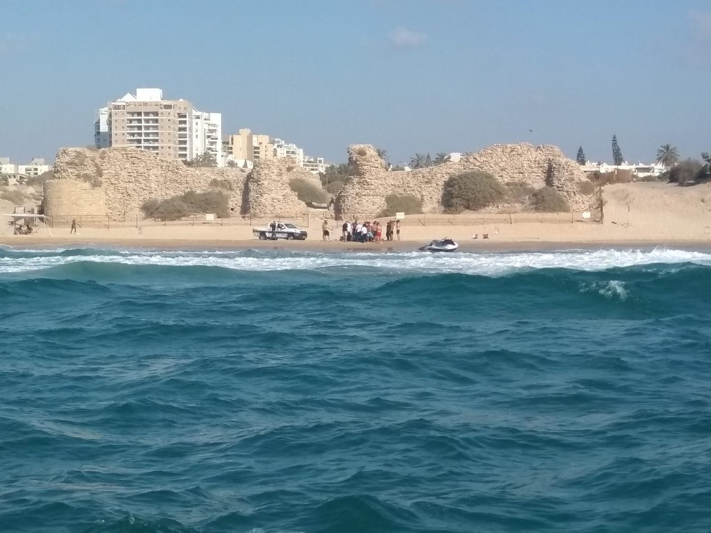 בן 30 קפץ להציל טובעת וטבע בעצמו; מצבו אנוש