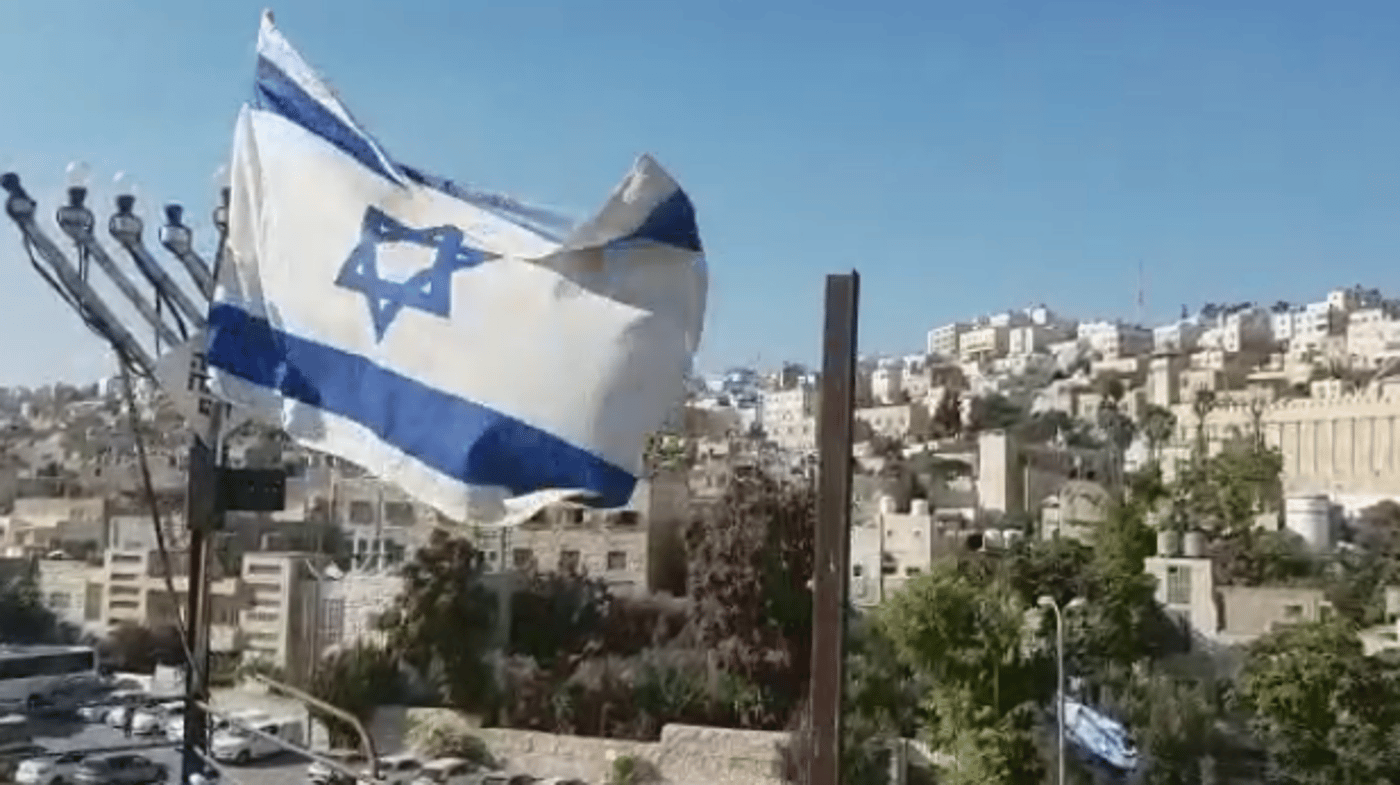 צפו: חברון מגג בית המכפלה שבוע לאחר חזרתו ליהודים