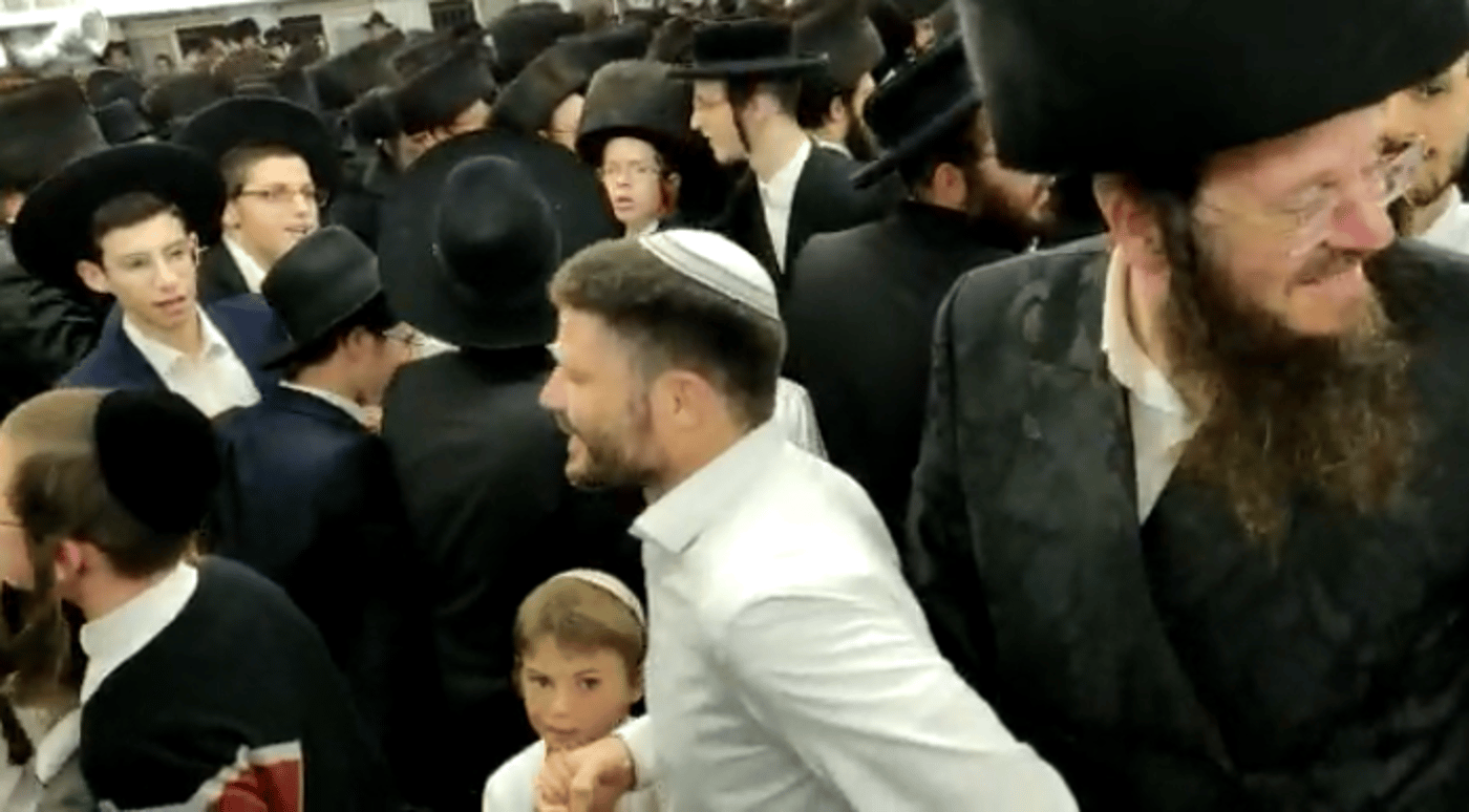 צפו: סמוטריץ' והרב רפי בשמחת בית השואבה