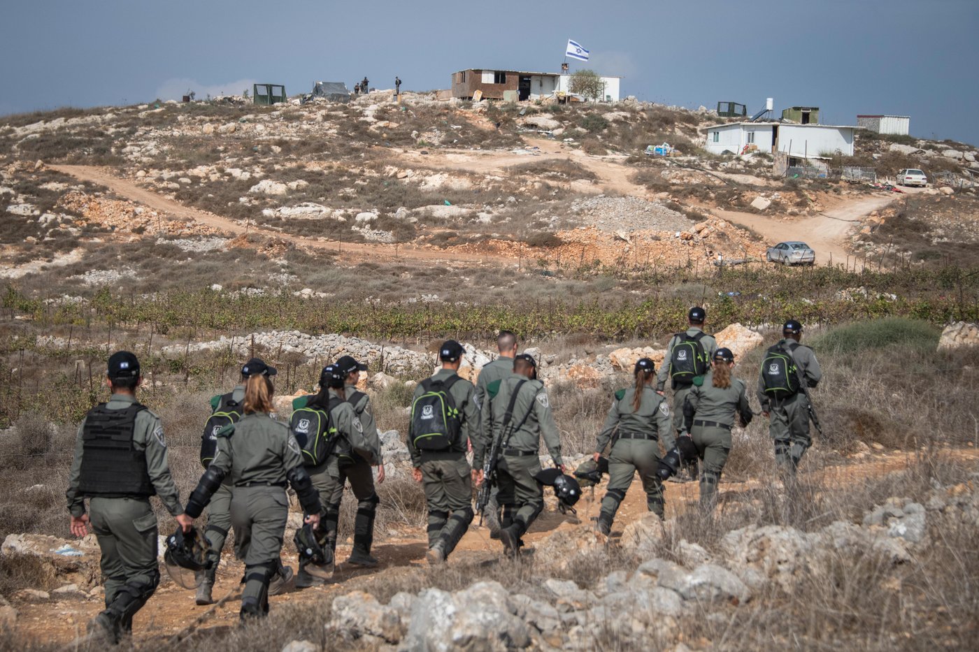 "אין לכם מצלמות" • שוטרי מג"ב תקפו תושבים ביצהר