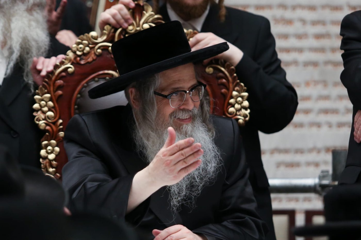 חלוקת מליוני שקלים למי שמתנזר מתקציבי המדינה