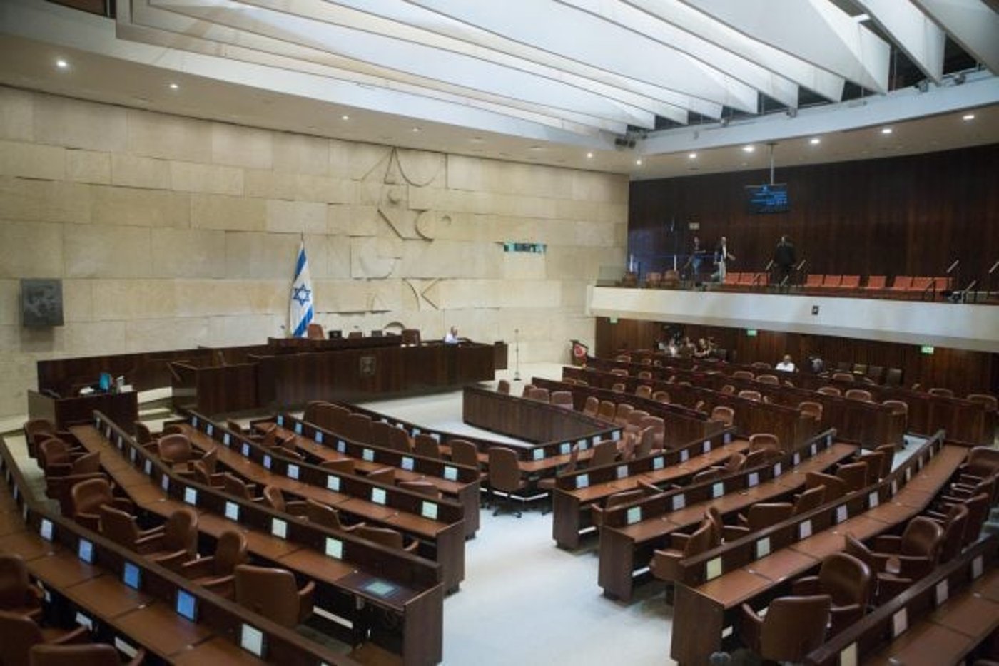 מליאת הכנסת, אישור החסינות יובא לפני החברים בה