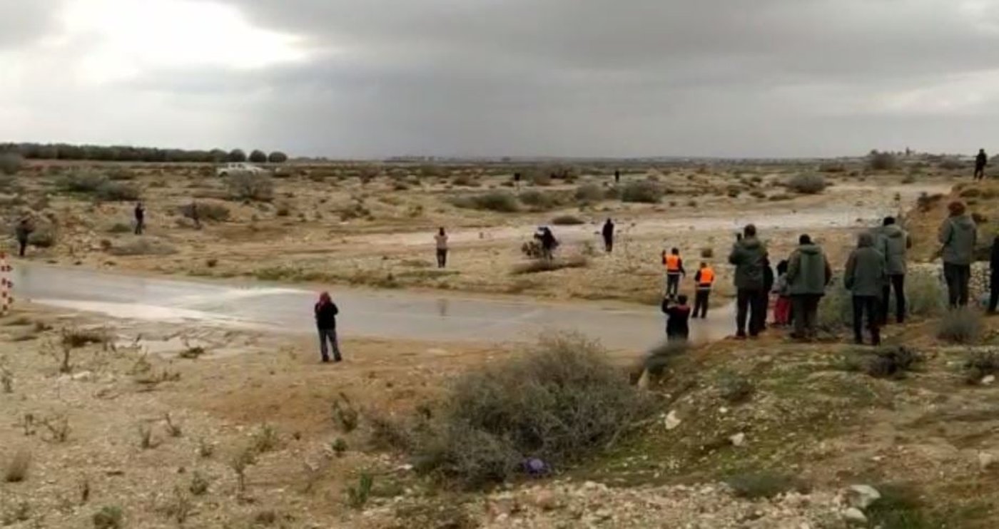 מרהיב ועוצמתי: כך מתחיל שטפון. צפו