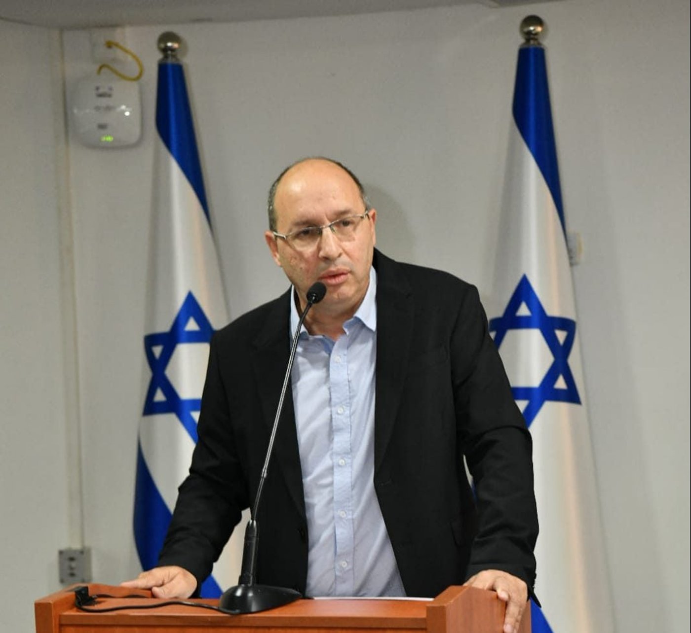 שר המשפטים מקדם: שיקים שחזרו לא יקפיאו חשבונות