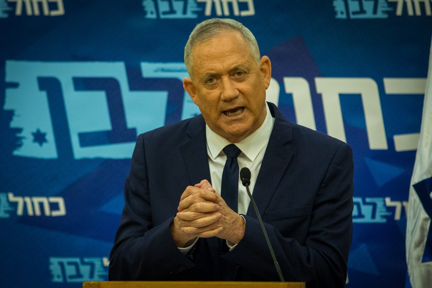 גנץ: "ממלאי התפקידים בפרקליטות- זקפו קומה"