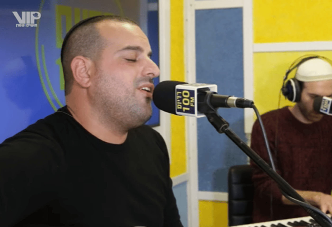 מפתיע: עקיבא עושה עדן חסון. צפו