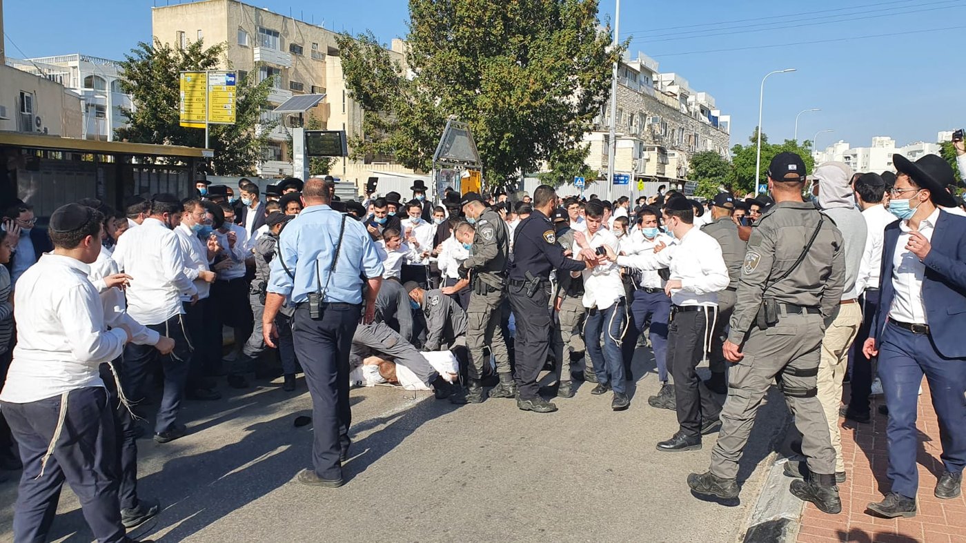 השוטרים באו לסגור תלמוד תורה; החרדים התפרעו