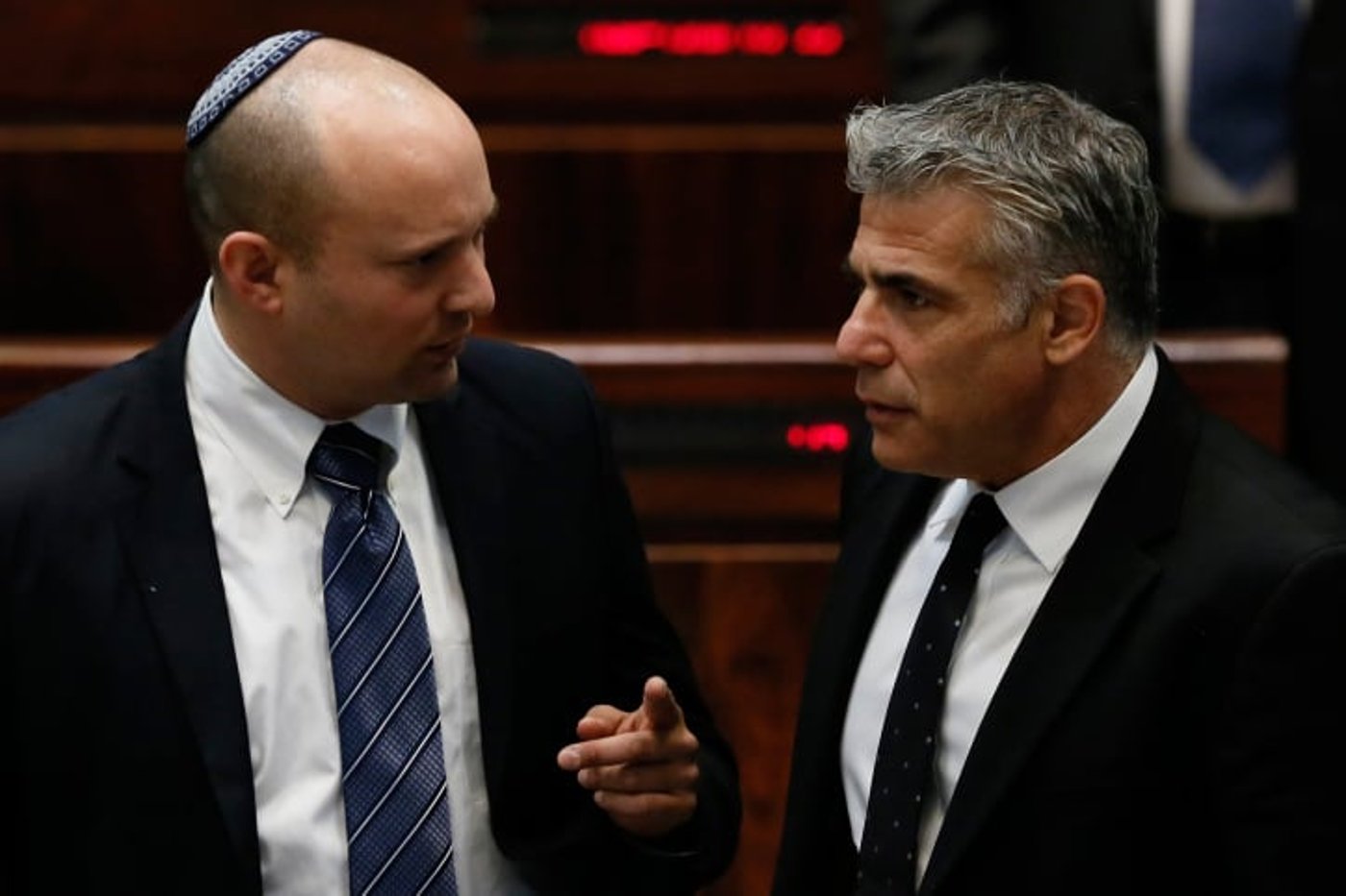 סקר: לפיד ממשיך להתחזק; בנט שלישי; סער צולל