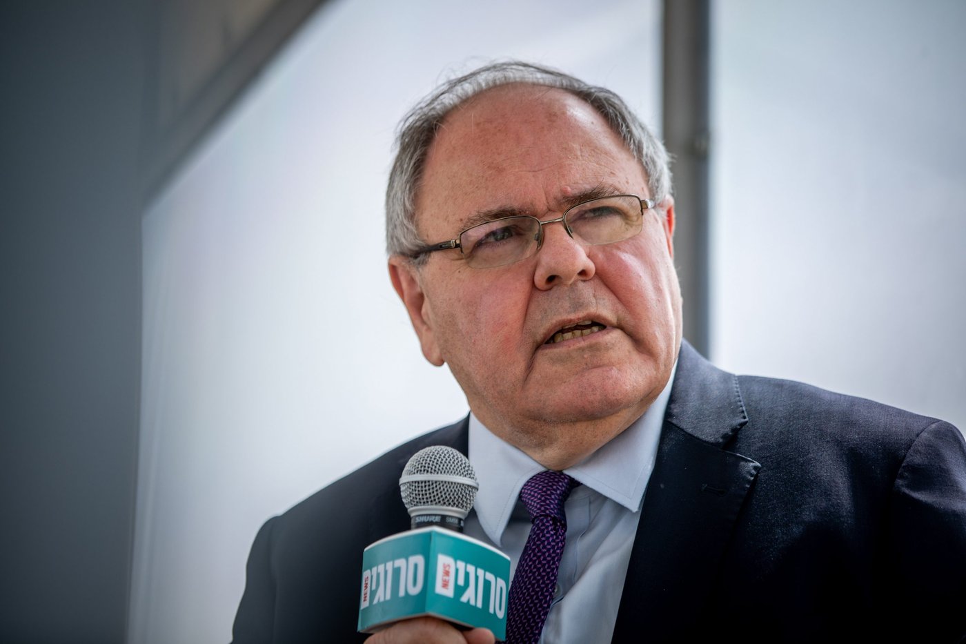 יו"ר יד ושם: "דברים מופרכים, הזויים ומסוכנים"