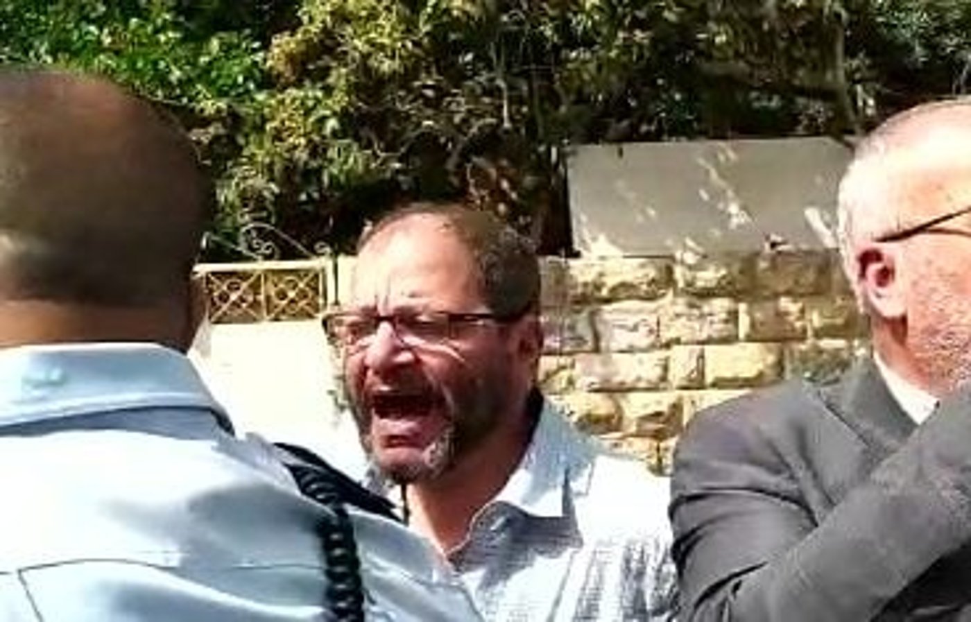 עופר כסיף יזומן לחקירה באזהרה על תקיפת שוטר
