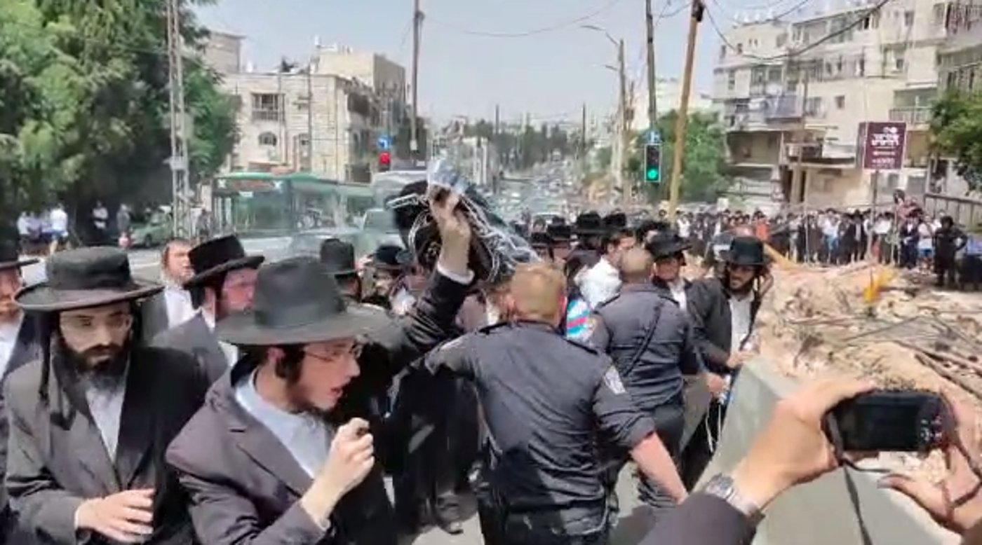 הפגנת החרדים בבר אילן: 7 נעצרו לאחר שתקפו שוטרים