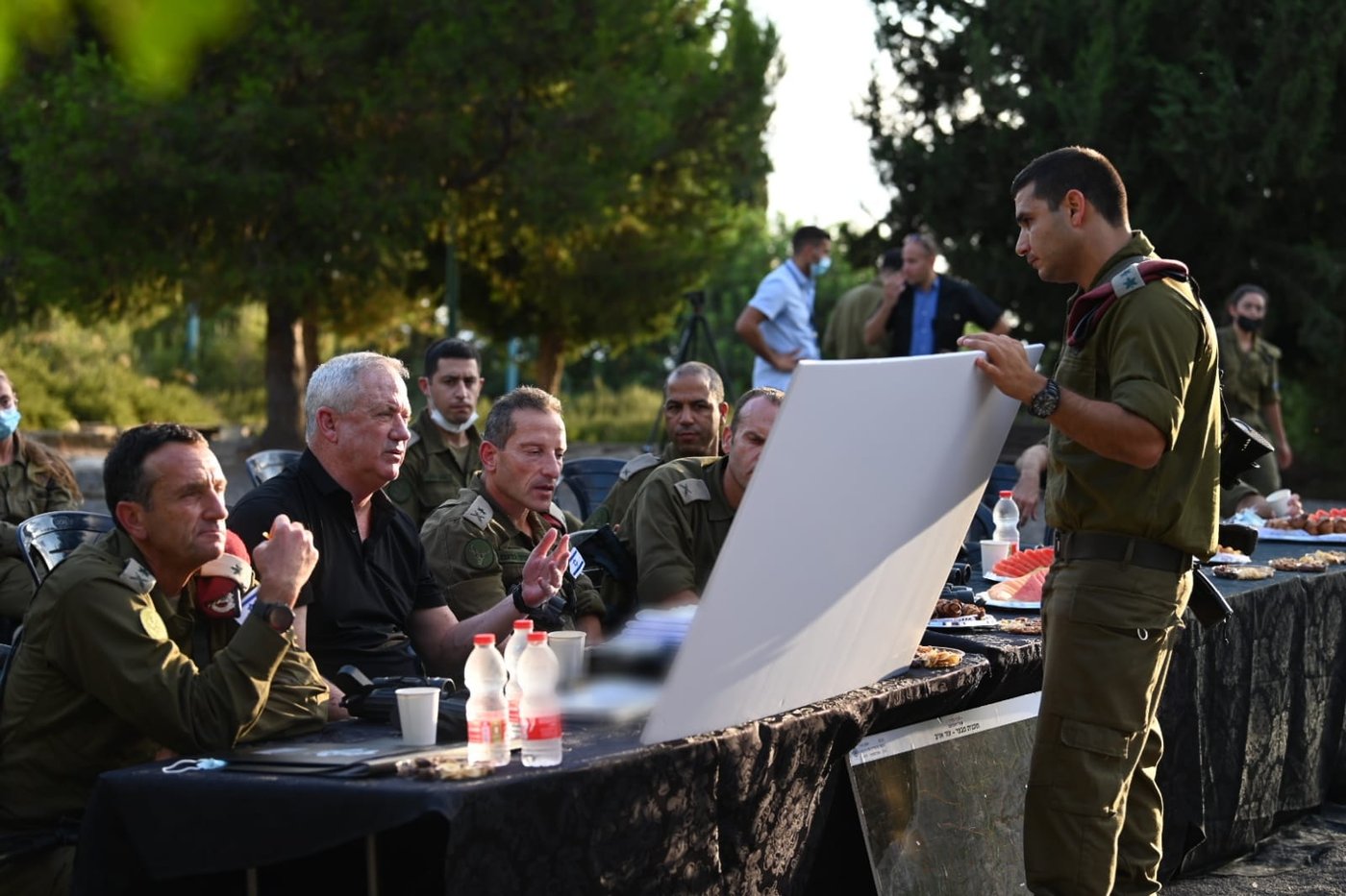 גנץ: "לא נאפשר לטרגדיה בלבנון לחצות את הגבול"