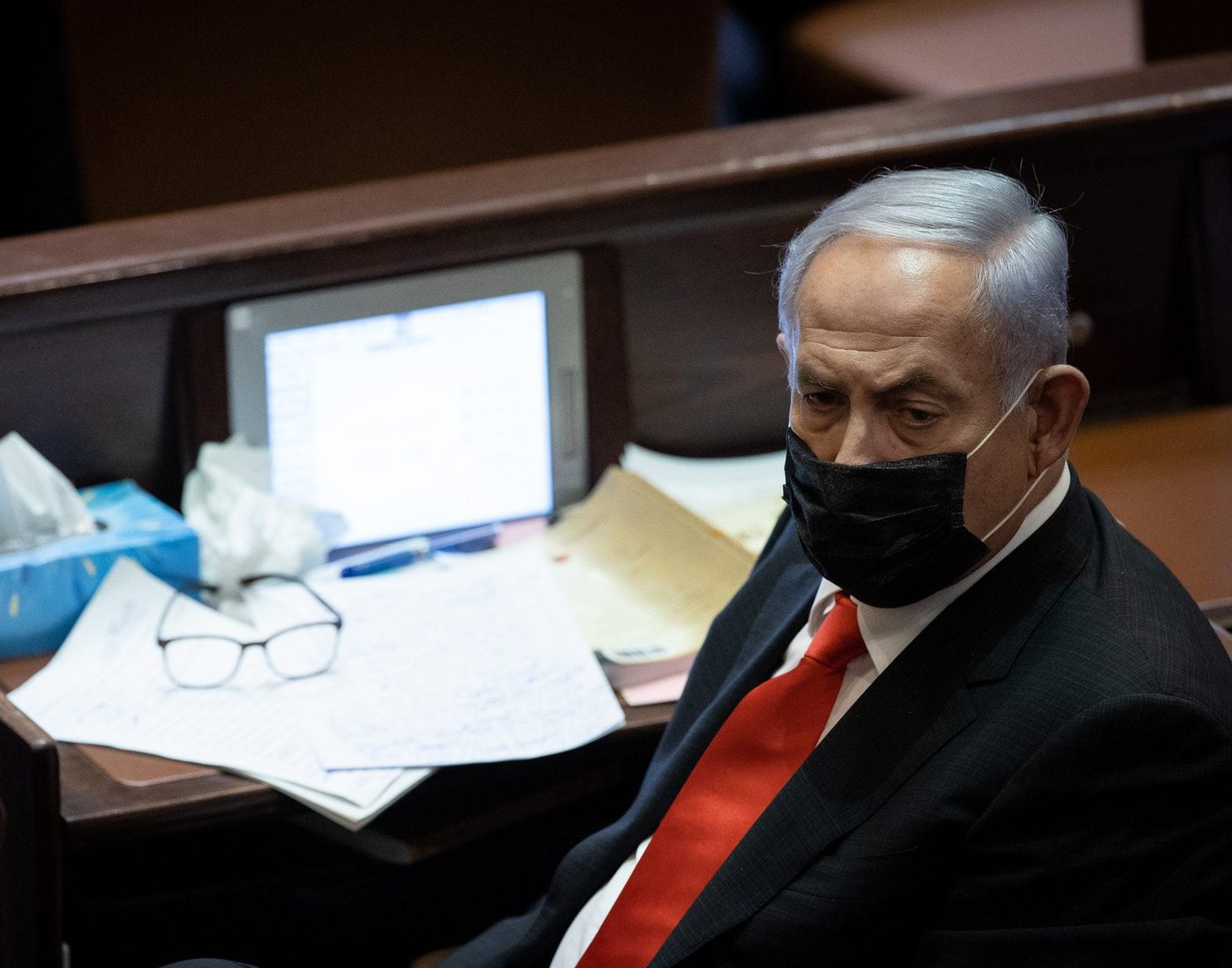 לראשונה: נתניהו בספייס בטוויטר: 'צריך להפיל אותם'