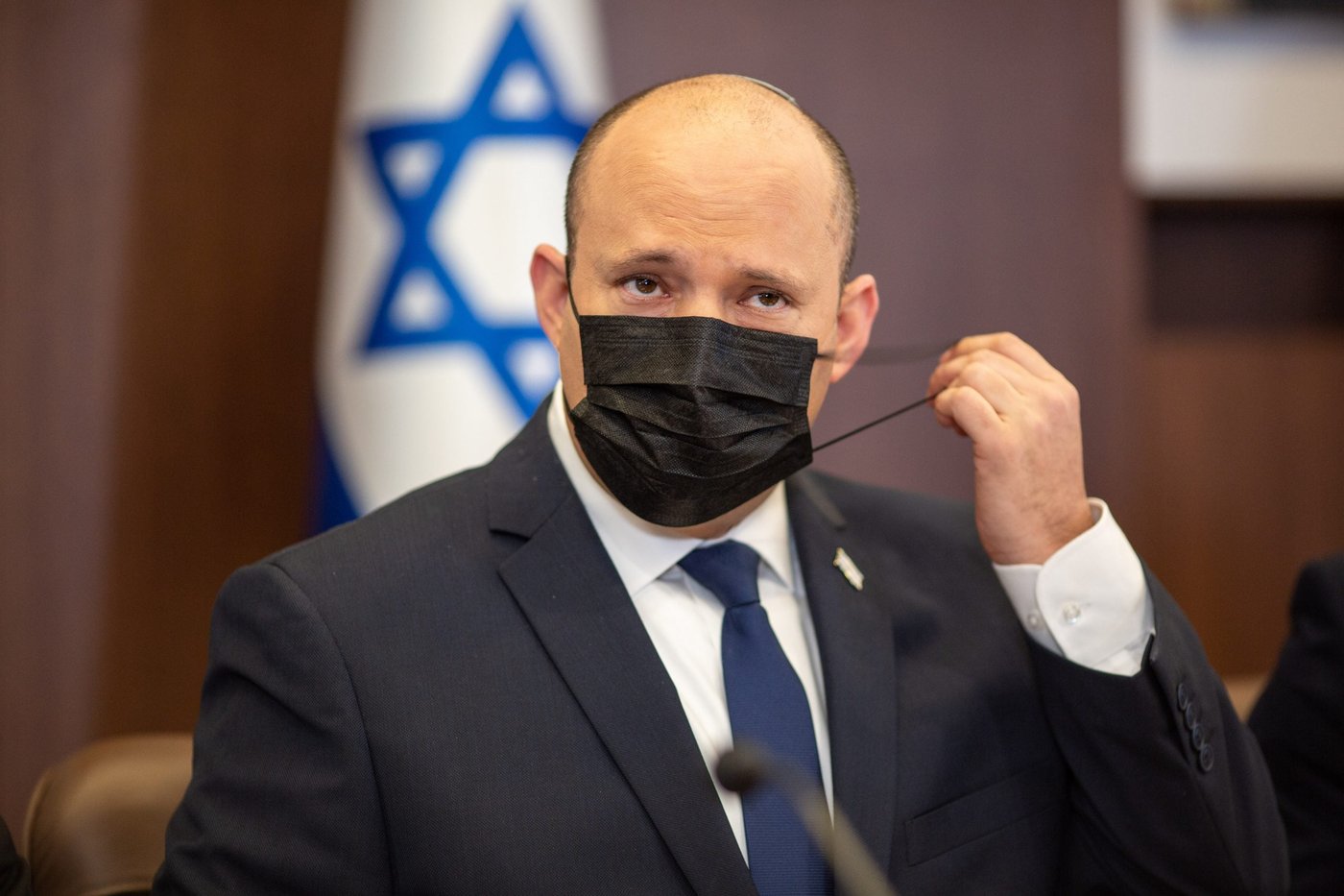 בגלל חשד לאומיקרון: הבידוד של בנט ייתארך