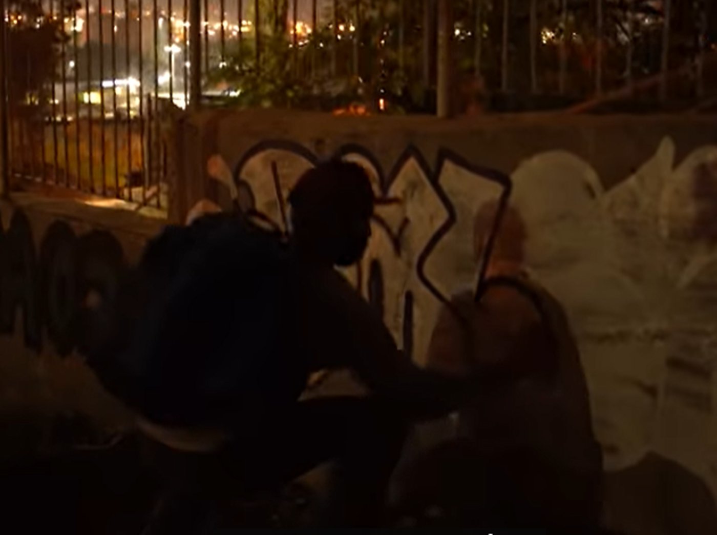 צפו: האנשים שמאחורי הגרפיטי