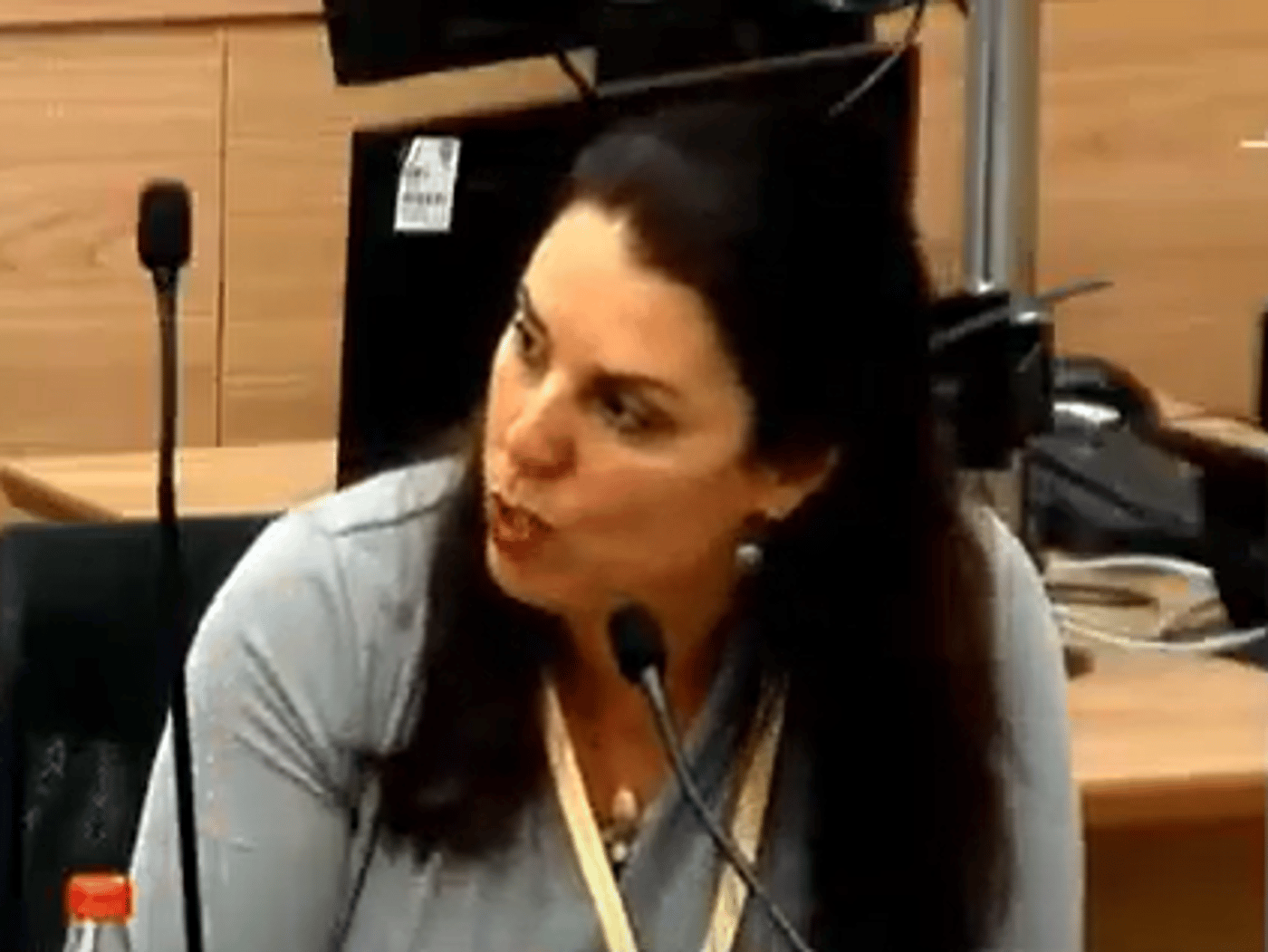 צופיה לקס בדמעות: "הילדה ביקשה; תצילו אותי"