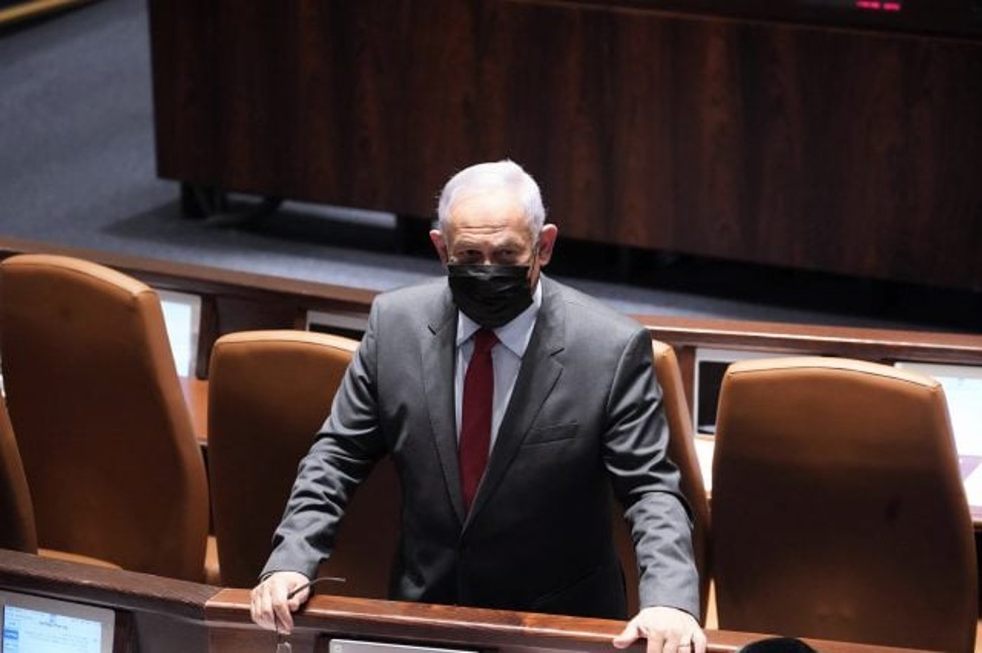 "האיראנים נלחמים כאריות, בנט ולפיד נכנעים כארנבות"