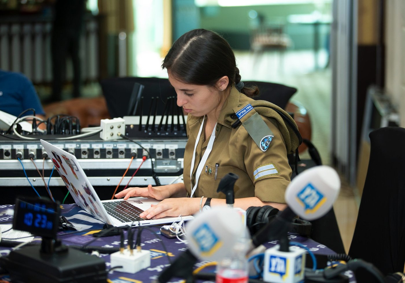 אלה המחליפים של רזי ברקאי וישי שנרב בגלי צה"ל