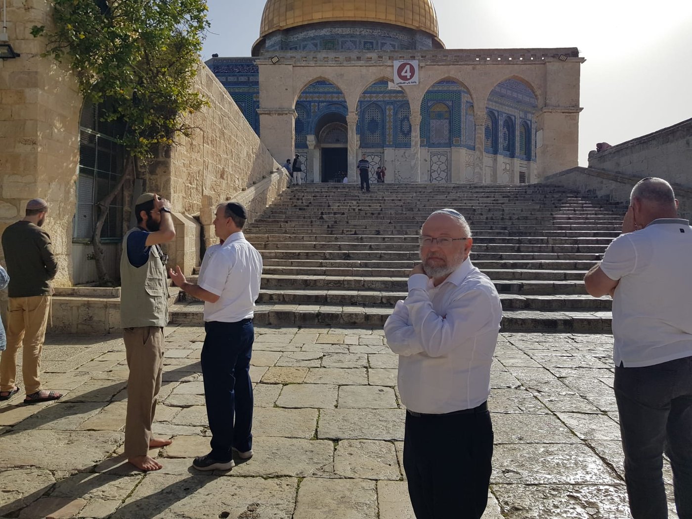 בניגוד לעמדת הרבנות: ראש מינהל הגיור עלה להר הבית