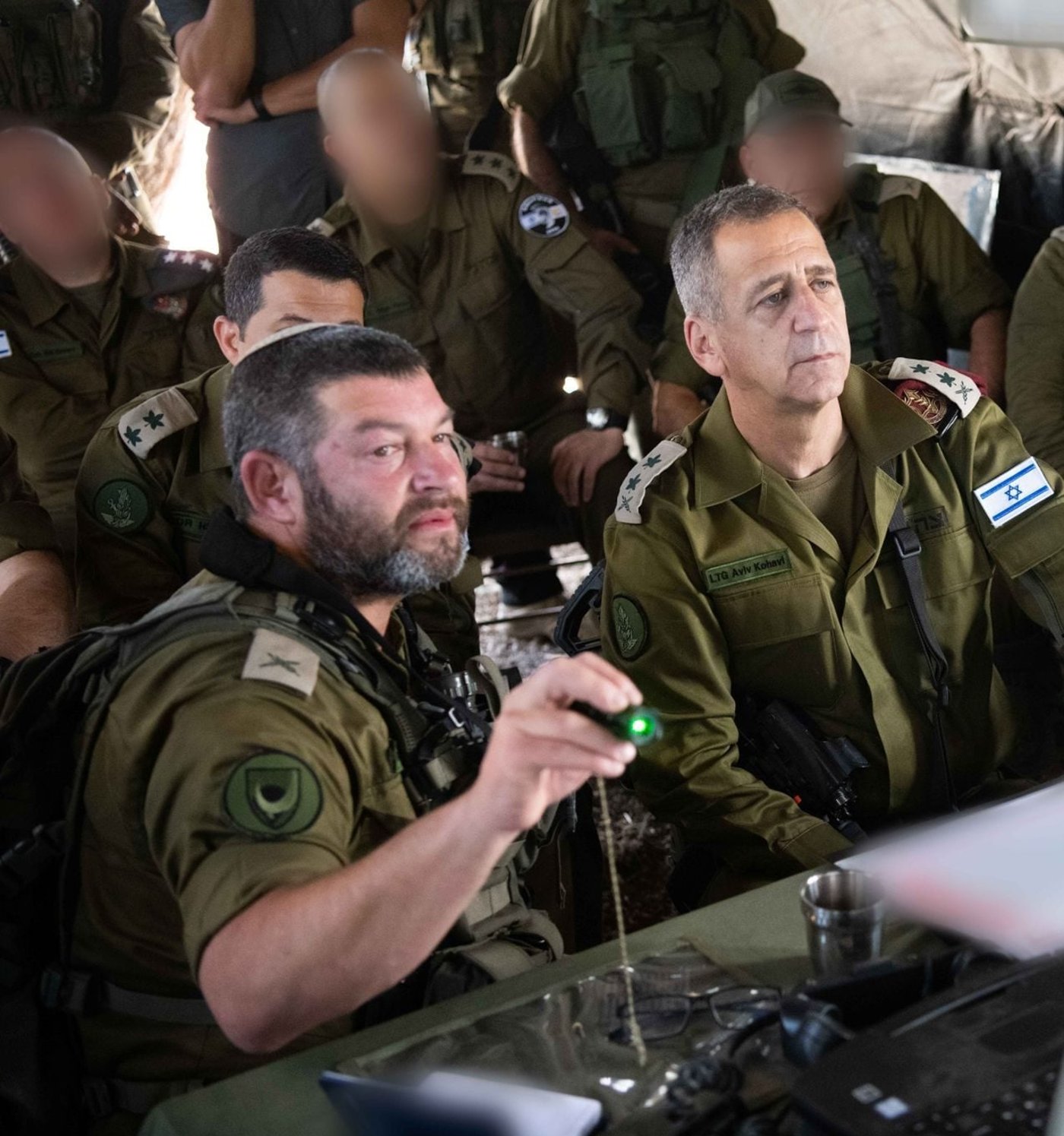 צפו: הרמטכ"ל קפץ לבקר את הלוחמים בקפריסין