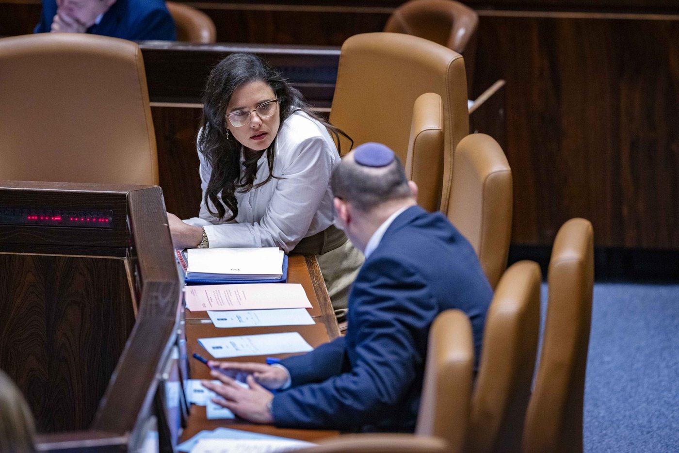 גורמים בימינה: שקד ובנט מתואמים, המפלגה תתמודד