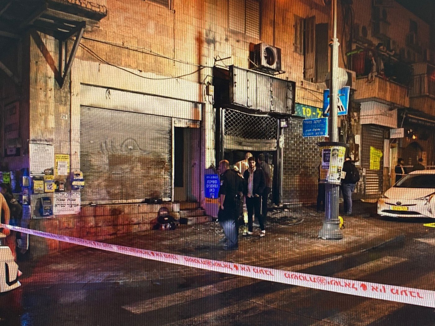 נעצר חשוד בהצתת חנות סלולר בירושלים