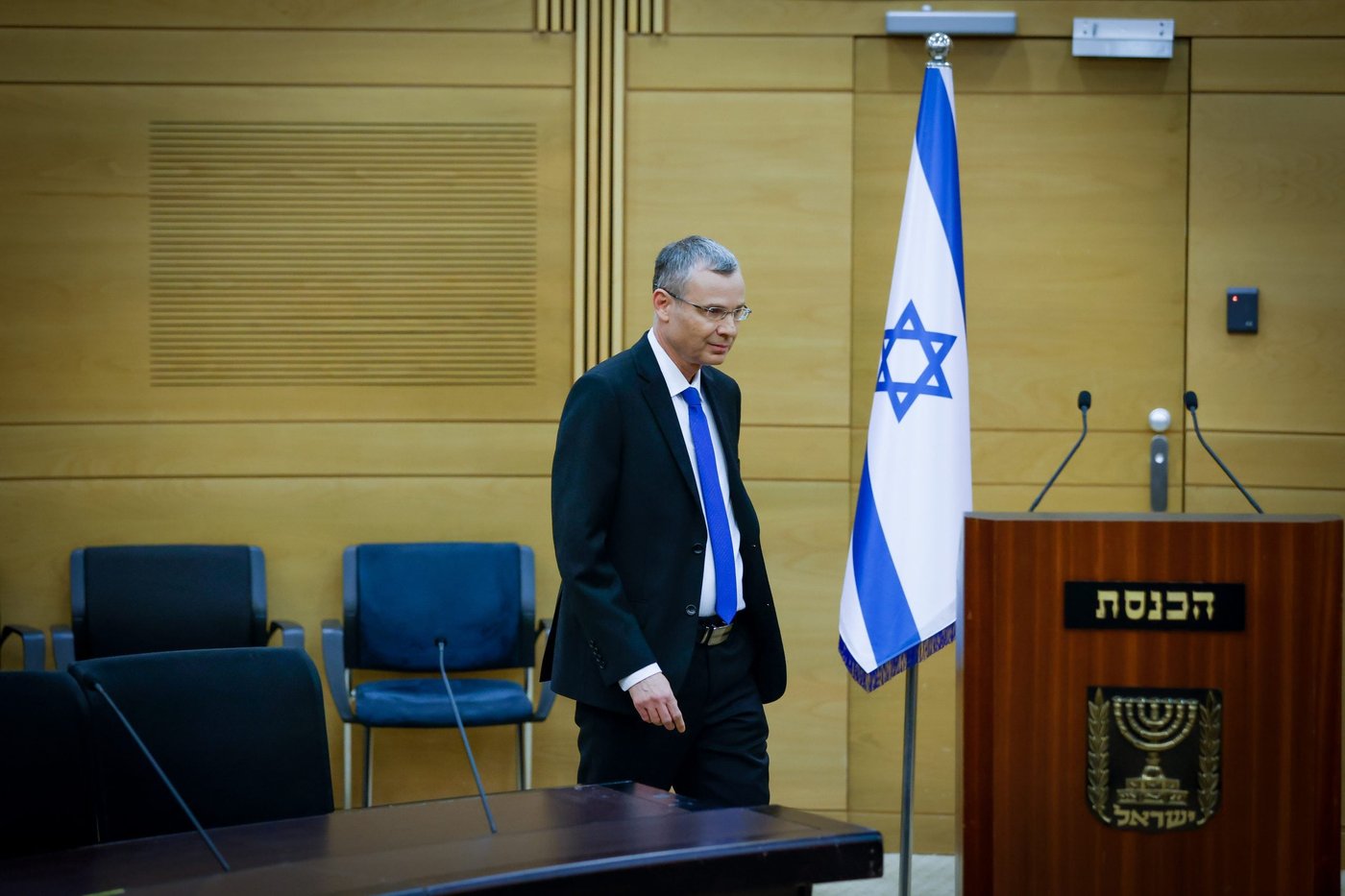 לוין