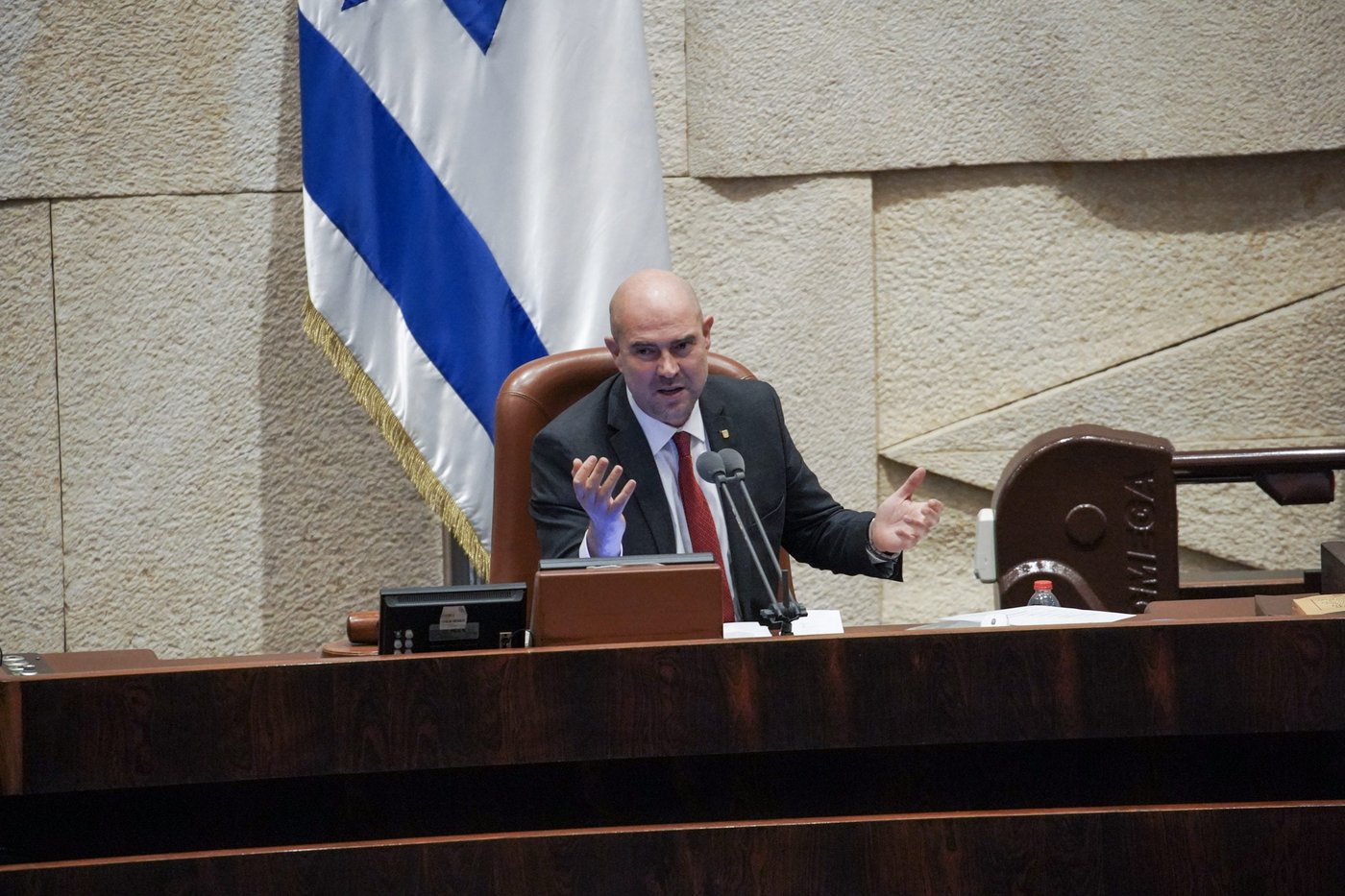אמיר אוחנה.