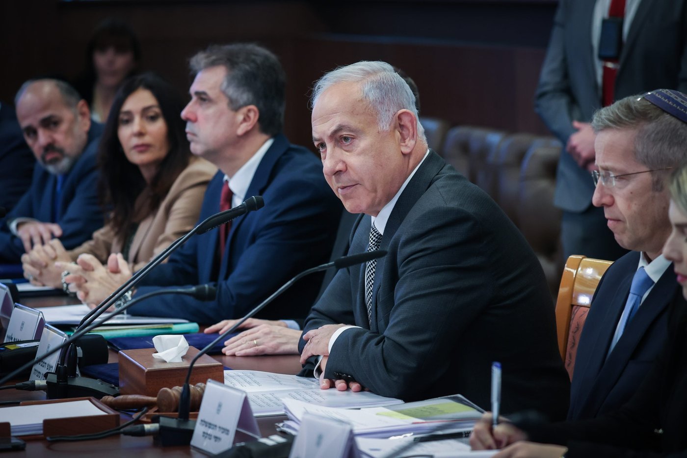 תהיה הקפאה? ישיבת ממשלה, ארכיון