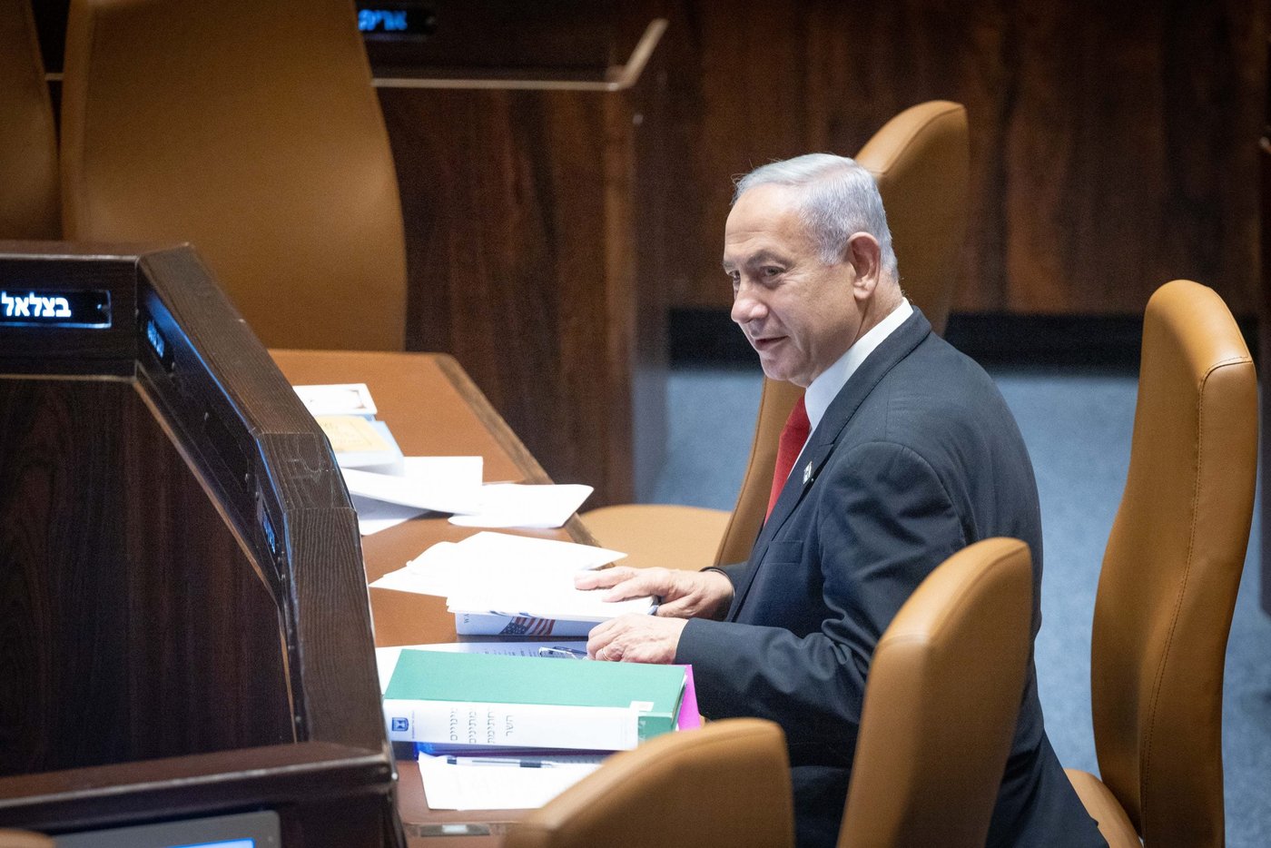 שומרים על נתניהו: חוק הנבצרות עבר בטרומית