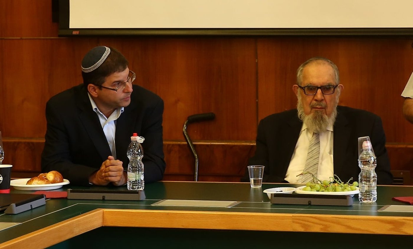 "ואהבתם את הגר": איך ניתן לתקן את היחס שלנו לגרים?