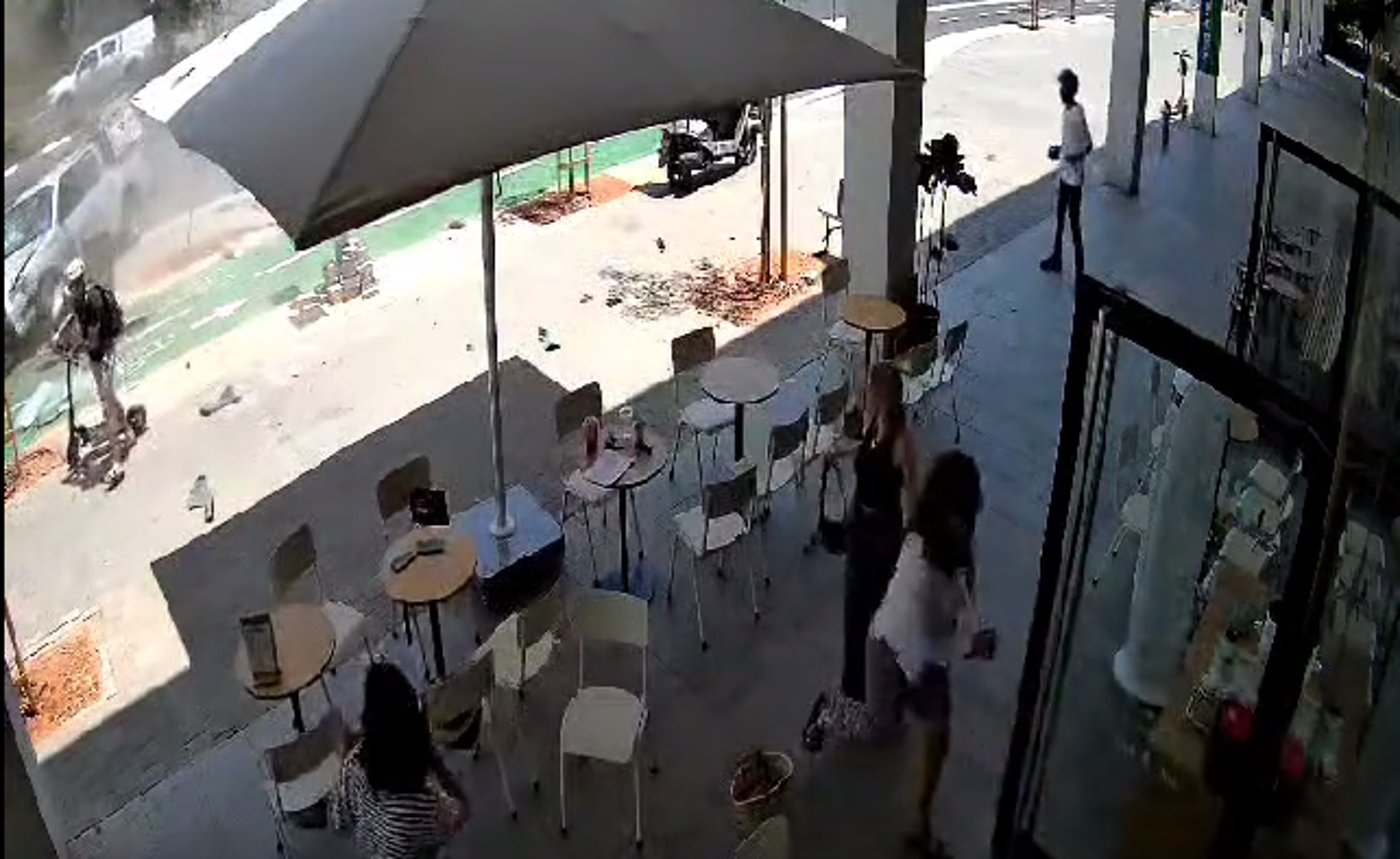 דורס, דוקר ונורה: תיעוד פיגוע הדריסה בתל אביב