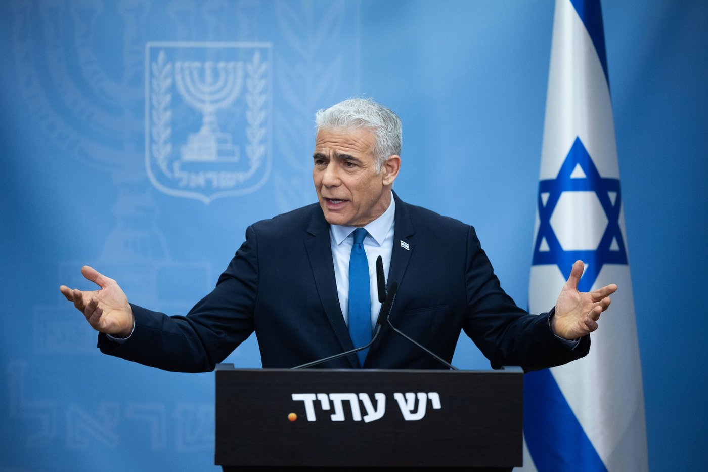 לפיד: האם זה מקובל שמדינה שלמה תמתין שיפציצו אותה?