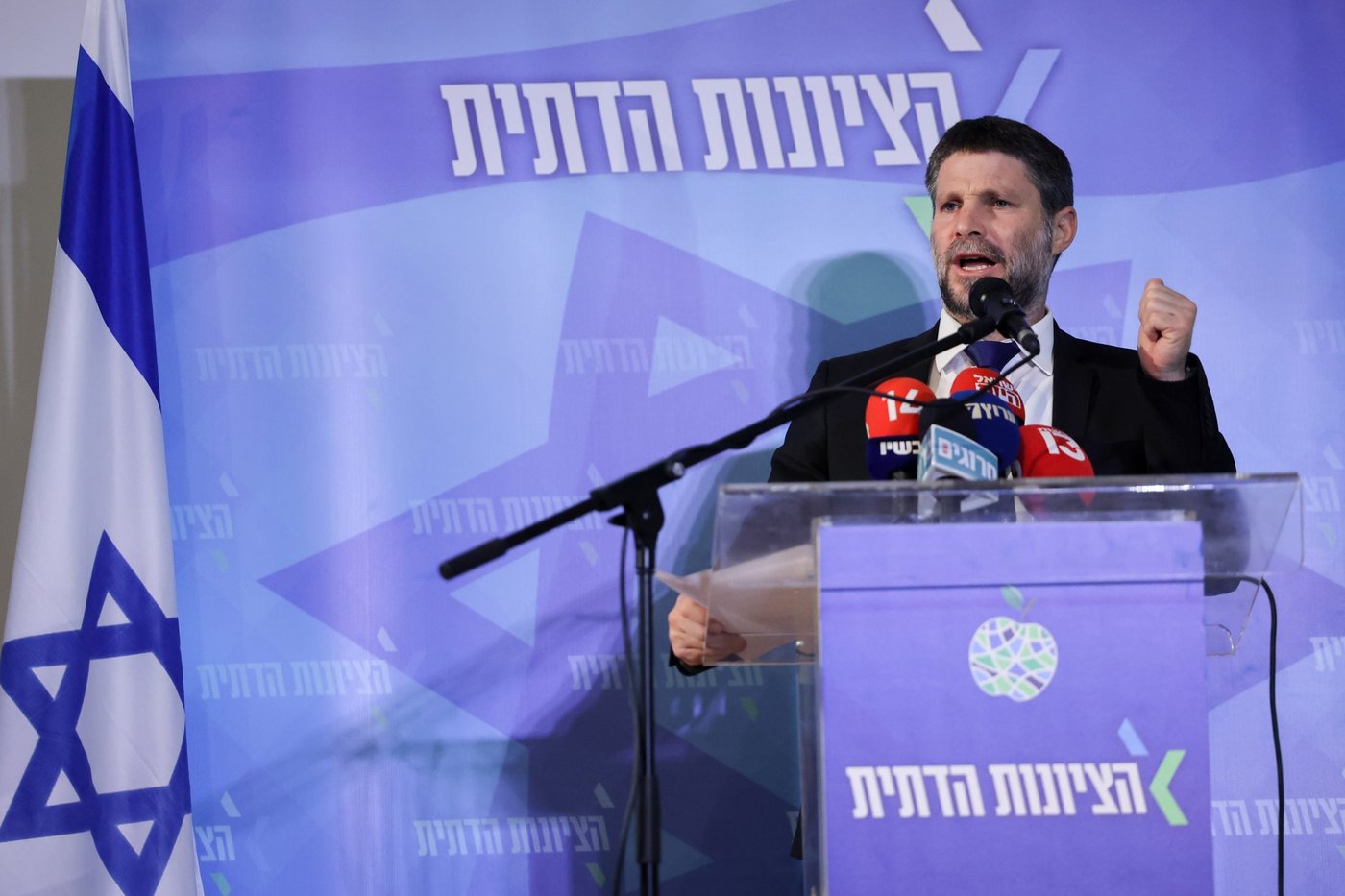 תומך ברשימת הציונות הדתית בעיר. בצלאל סמוטריץ'