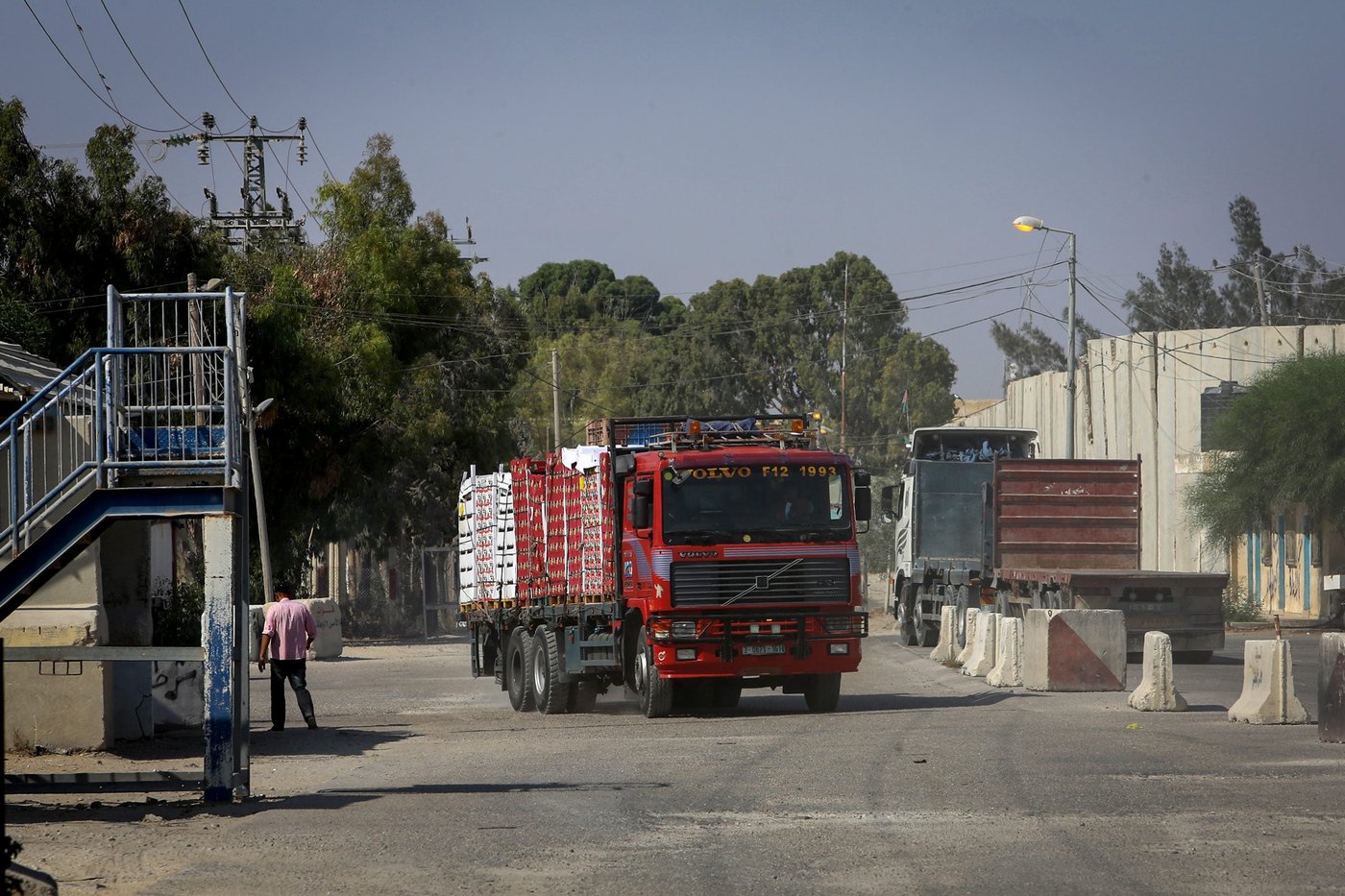 תיעוד: 200 משאיות סיוע הומניטרי נכנסות לרצועה