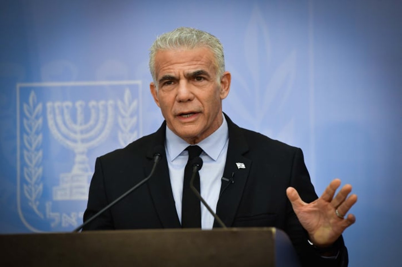 לפיד: נתניהו צריך להפסיק לנסות להסיר אחריות מעצמו