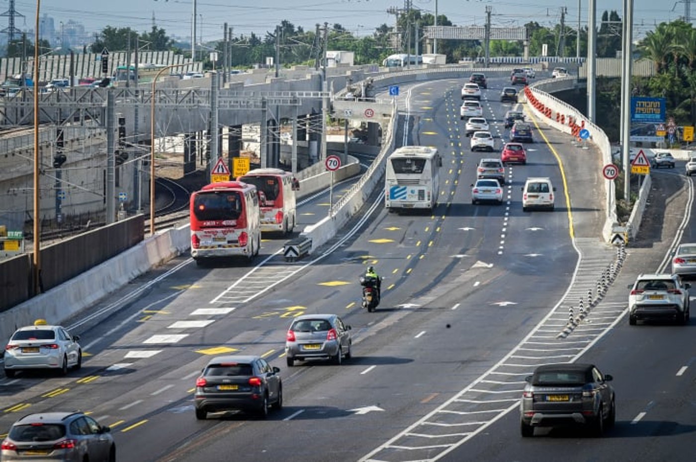 דווקא עכשיו אנחנו מגייסים: הצטרפו למשפחת הנהגים של אלקטרה-אפיקים