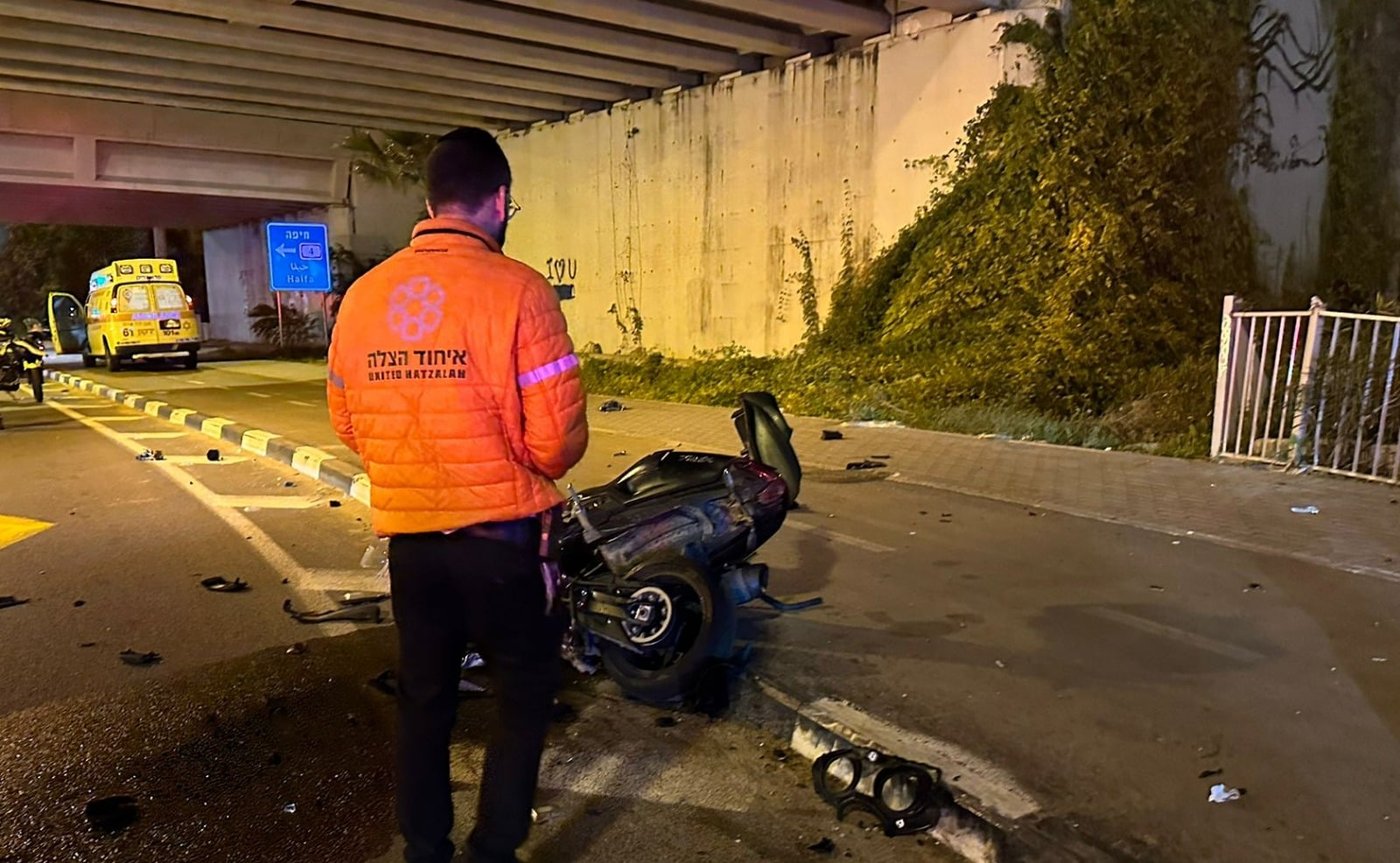 3 רוכבי אופנוע נפצעו קשות בתאונה במחלף מסובים
