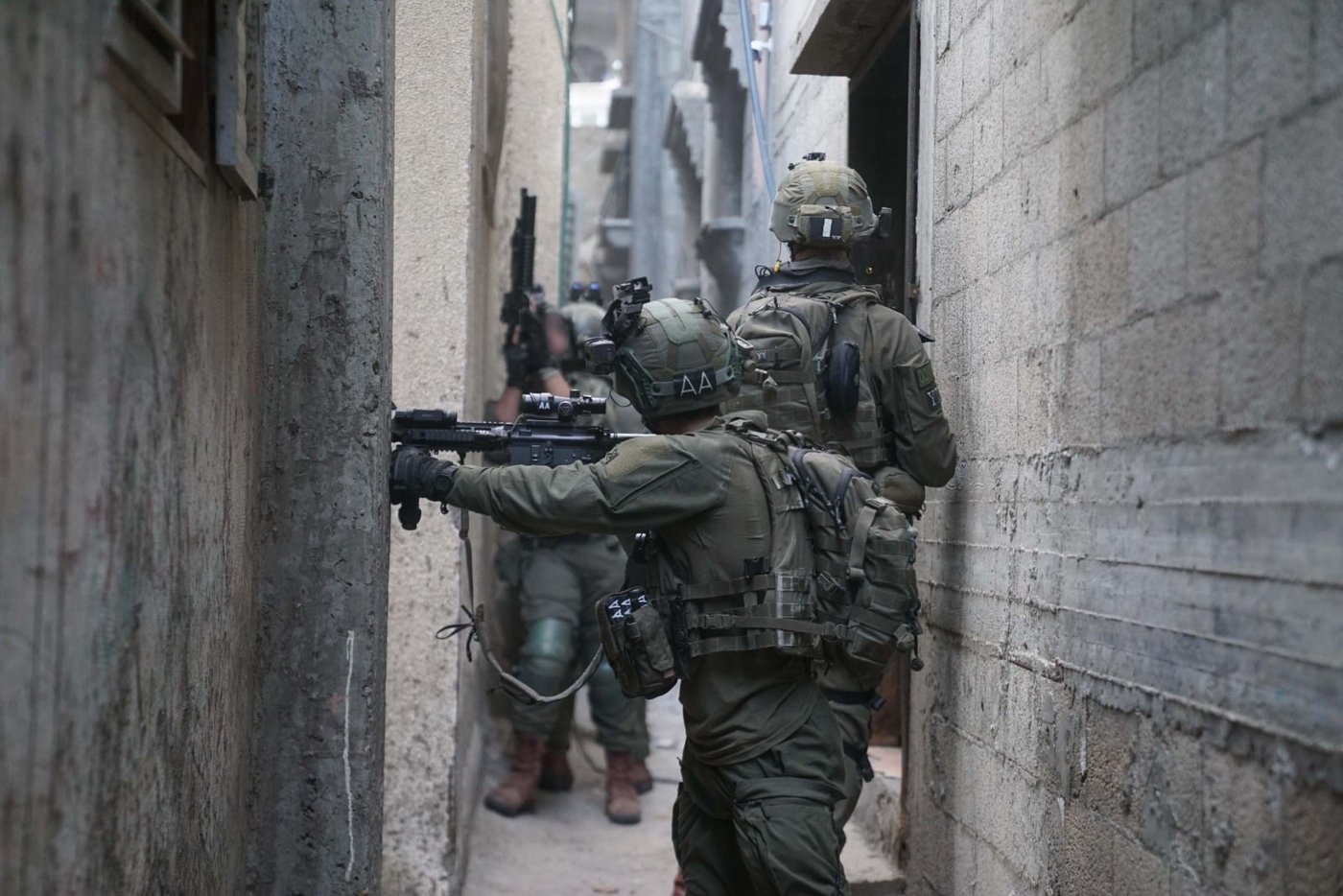 הותר לפרסום: שני קצינים ולוחם נפצעו באורח קשה