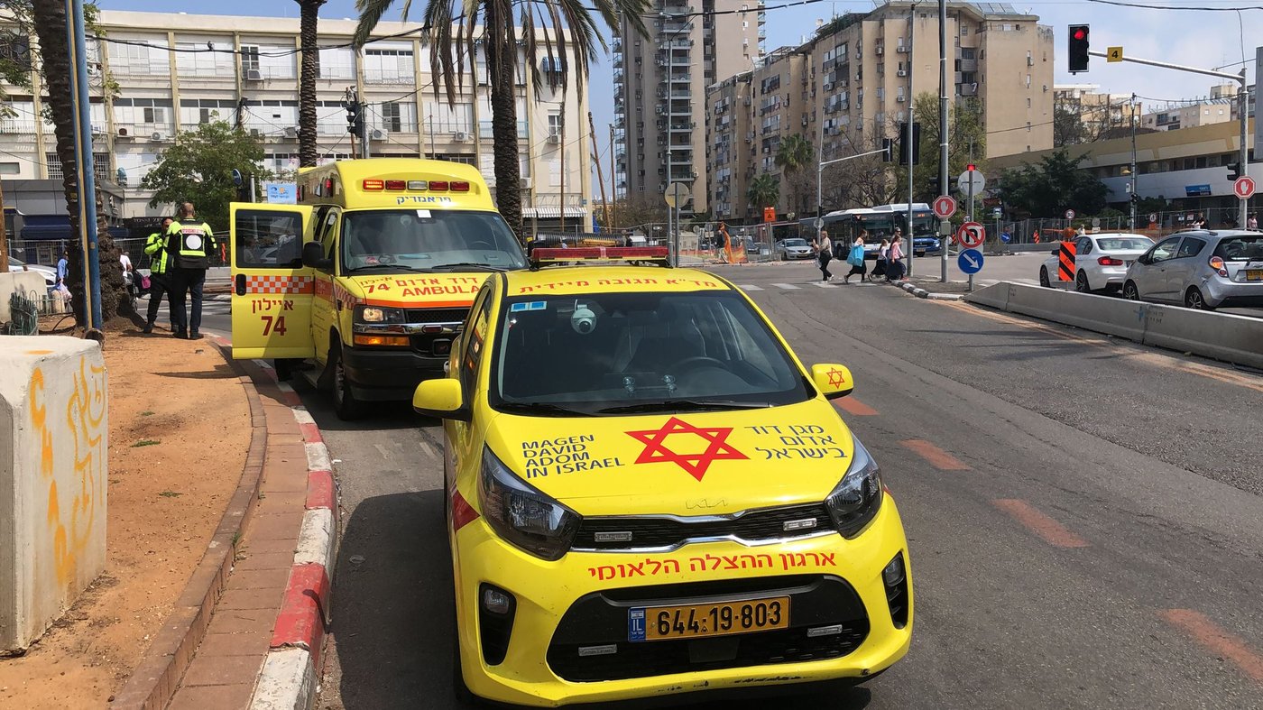 גבר לקה בליבו במאפיה בחולון ושב בהמשך להכרה