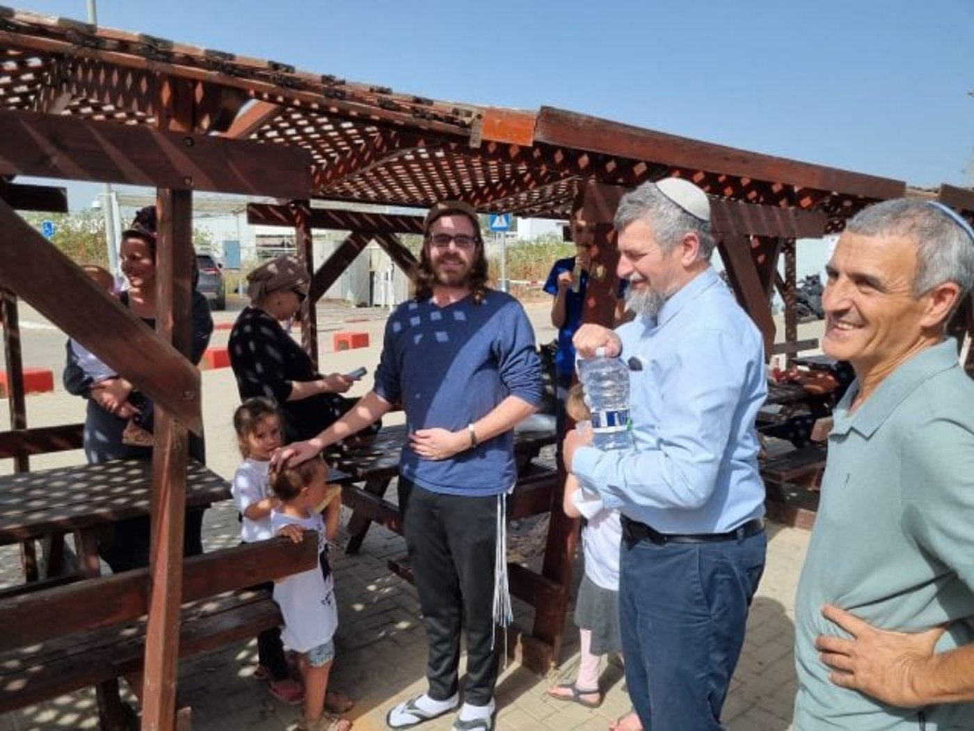 (אריאל דנינו בעת השחרור)