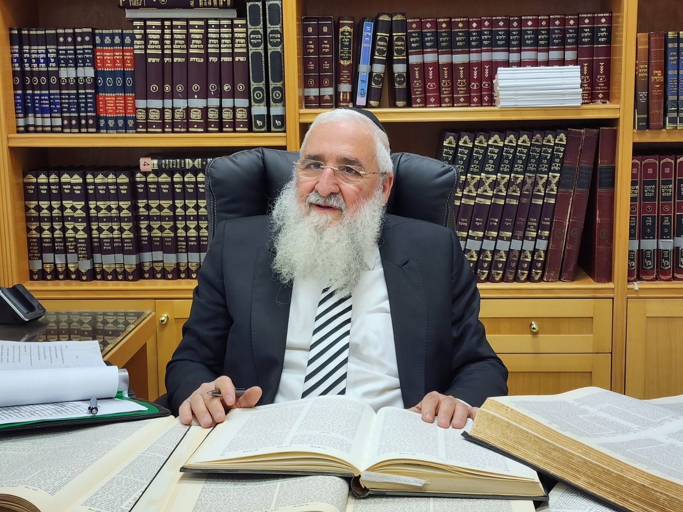 הרב מיכאל עמוס שליט"א