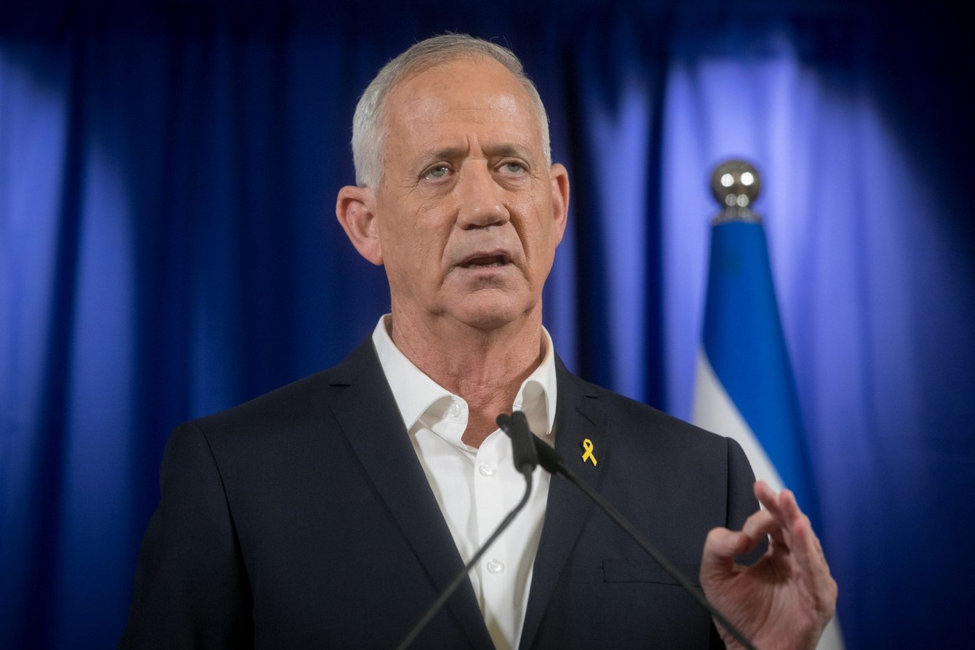 גנץ: להגביר את הלחץ, כולל פגיעה בתשתיות של לבנון
