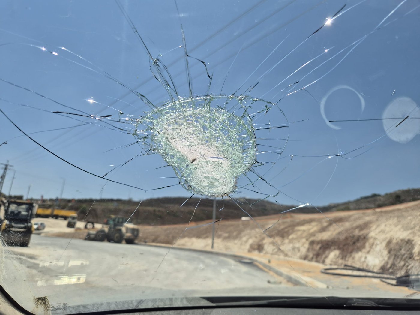 בפעם השניה תוך יממה: ישראלית נפצעה בפיגוע אבנים