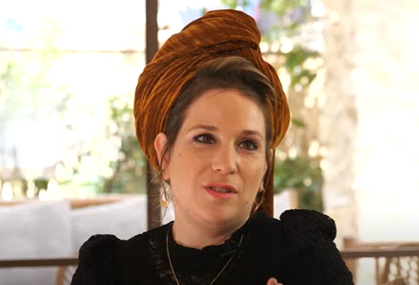הדסה בן ארי: "אנחנו עין פה, עין שם. קצת פוזלים"